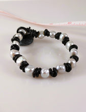 Load image into Gallery viewer, Double barrel knotted Pearl bracelet
