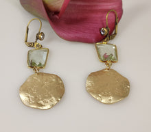 Load image into Gallery viewer, Green Amethyst and Gold dangle earrings