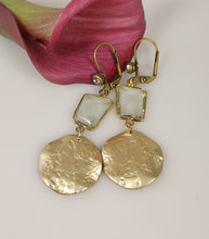Load image into Gallery viewer, Green Amethyst and Gold dangle earrings