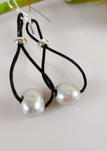 Load image into Gallery viewer, Thin leather and Pearl double infinity loop earrings