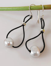 Load image into Gallery viewer, Thin leather and Pearl double infinity loop earrings