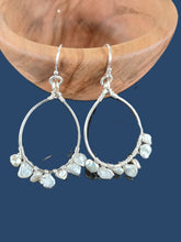 Load image into Gallery viewer, Keshi Pearl Hoop Earrings