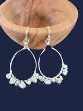 Load image into Gallery viewer, Keshi Pearl Hoop Earrings