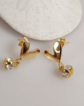 Load image into Gallery viewer, Tumbling Heart Earrings