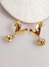Load image into Gallery viewer, Tumbling Heart Earrings