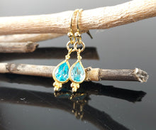 Load image into Gallery viewer, Blue Aquamarine Crystal and gold earrings.