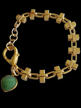 Load image into Gallery viewer, Chrysoprase and Gold bracelet
