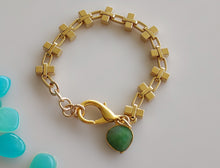 Load image into Gallery viewer, Chrysoprase and Gold bracelet
