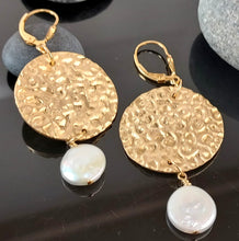 Load image into Gallery viewer, Coin Pearl and Disk earrings
