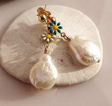 Load image into Gallery viewer, Fresh 1water Pearls in Whitre and hand wire-wrapped to enamel daisy links with 14 karat Gold -filled findings.
