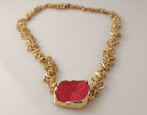 Druy and Gold necklace. 17 inches. Bykatejewelry.