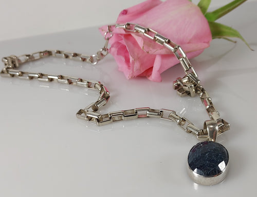 Sapphire and Sterling Silver necklace bykatejewelry.